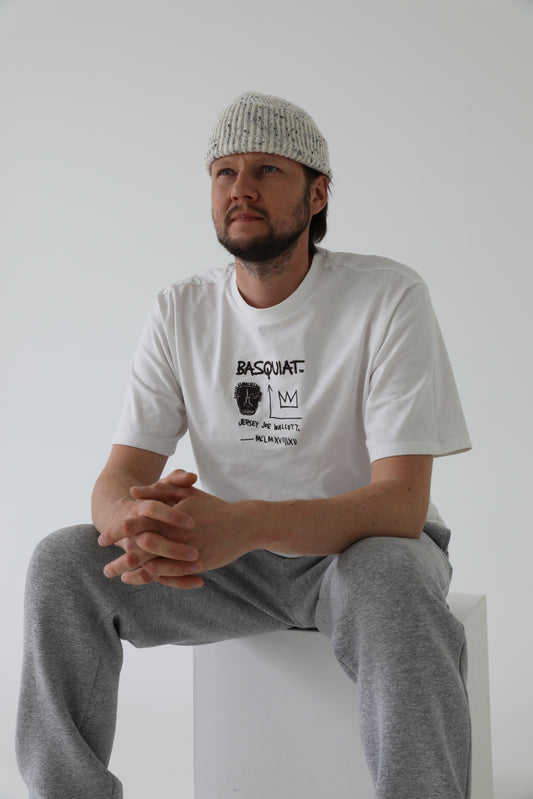 Pilkas laisvalaikio kostiumėlis